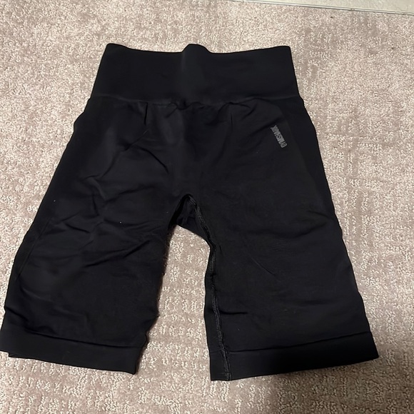 Gymshark biker shorts - Picture 1 of 2